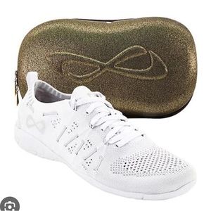 Cheer shoes